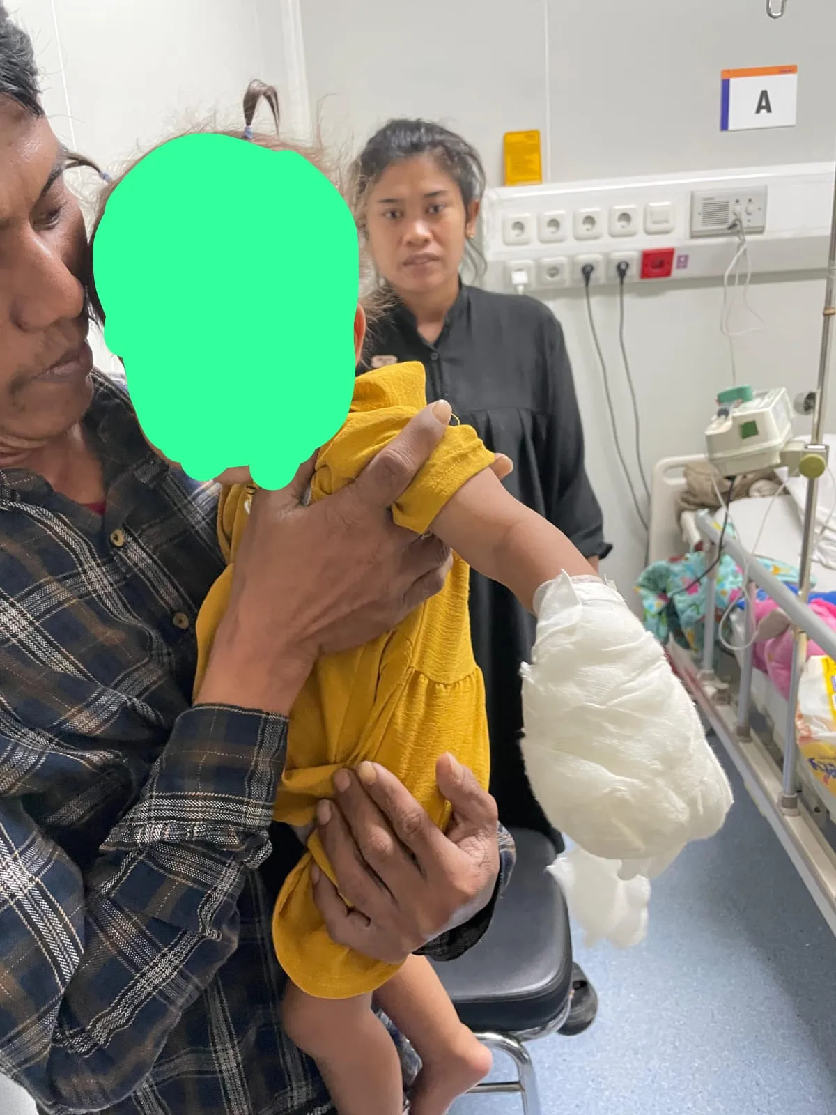 Kondisi jari bayi yang diduga menjadi korban malpraktik, membutuhkan penanganan segera dan keadilan.