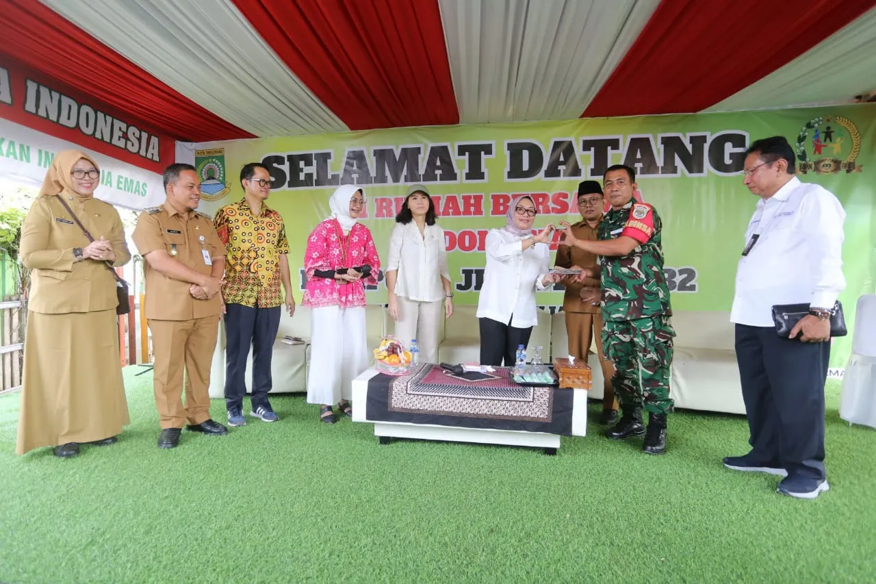 Menteri PPPA Arifah Fauzi mengunjungi Kampung Jimpitan Batuceper dan meresmikan sekolah lansia