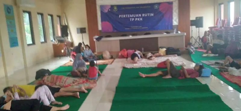 Posko pengungsian banjir Tangerang, bantuan korban banjir, evakuasi banjir
