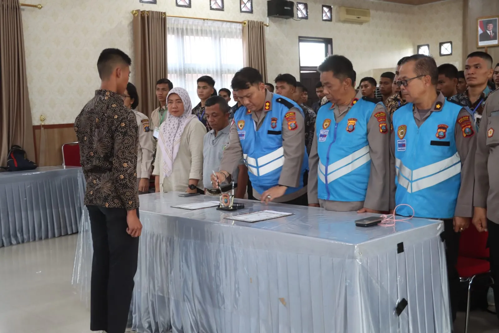 Foto bersama usai acara Pakta Integritas Polres Simalungun