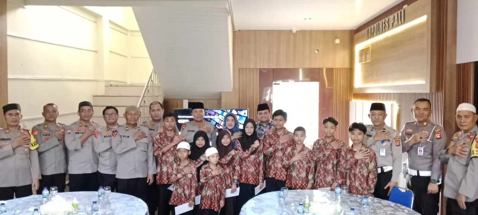 Kebersamaan Polres PALI dengan Media dan Anak Yatim di Bulan Ramadan
